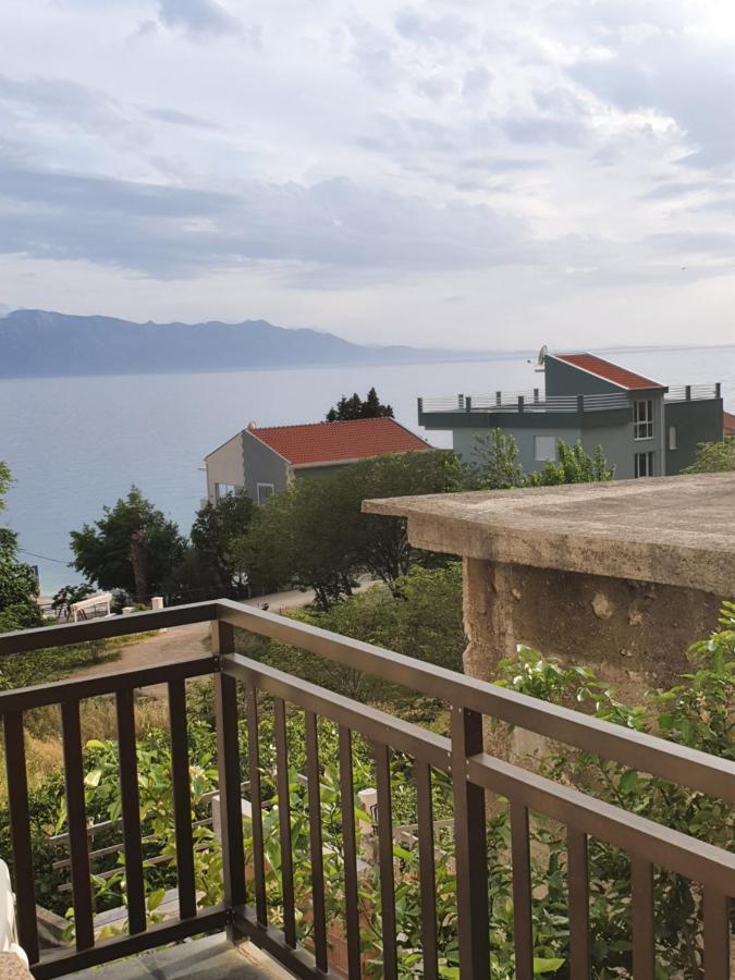 Vila Lidus Brist Exterior foto